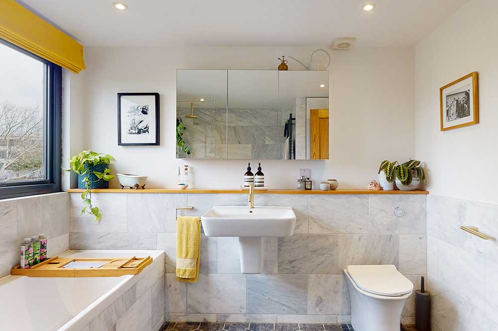 bathroom mid colour design