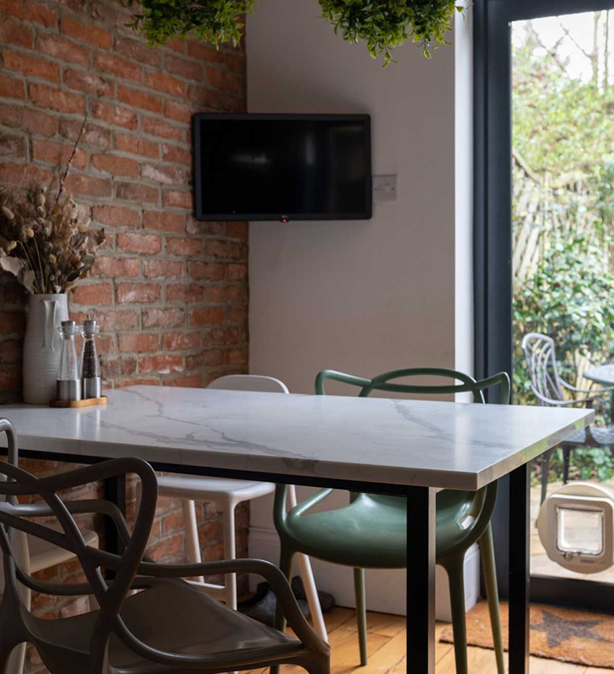 choosing your ideal dining table