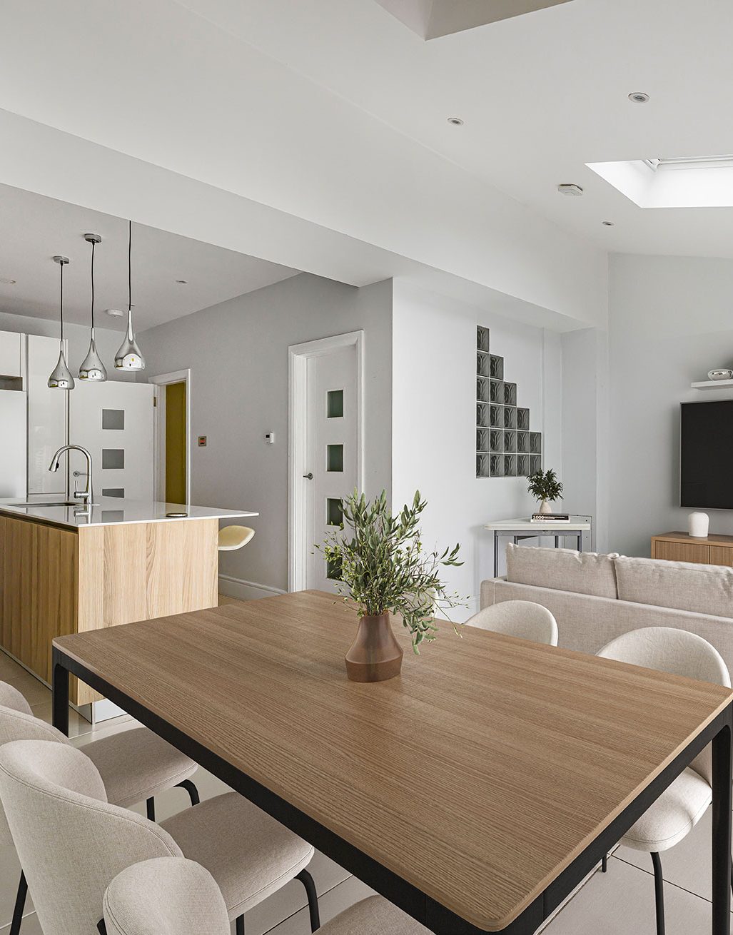 the ideal dining table for you